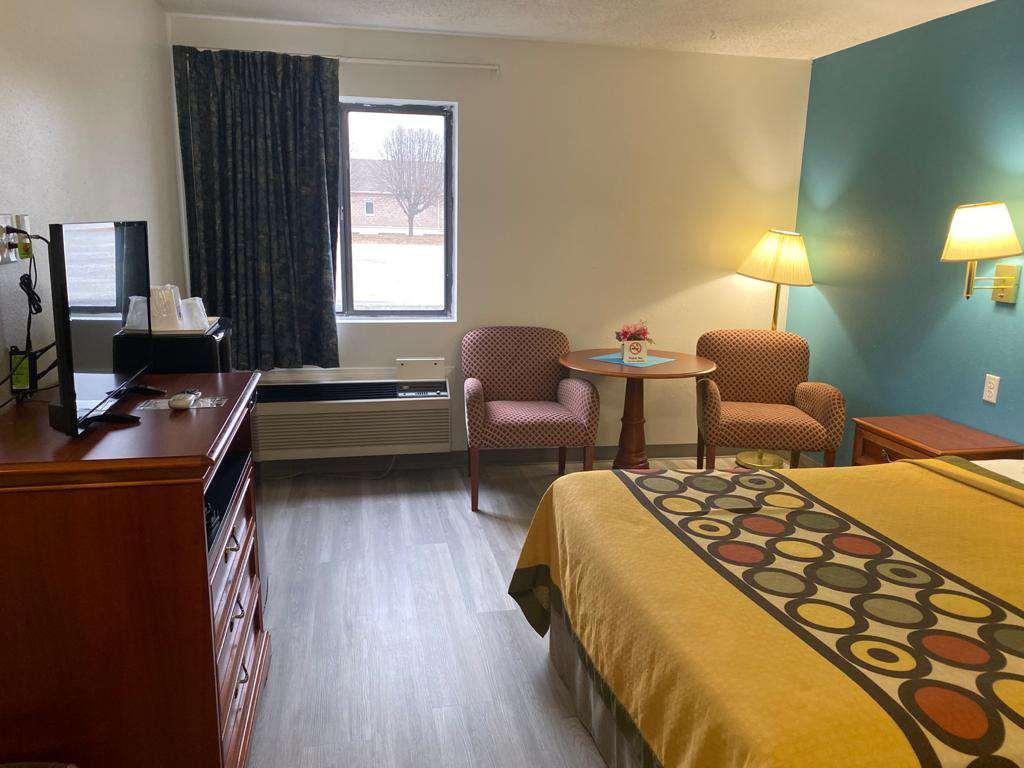 Americas Best Value Inn West Frankfort Rum bild