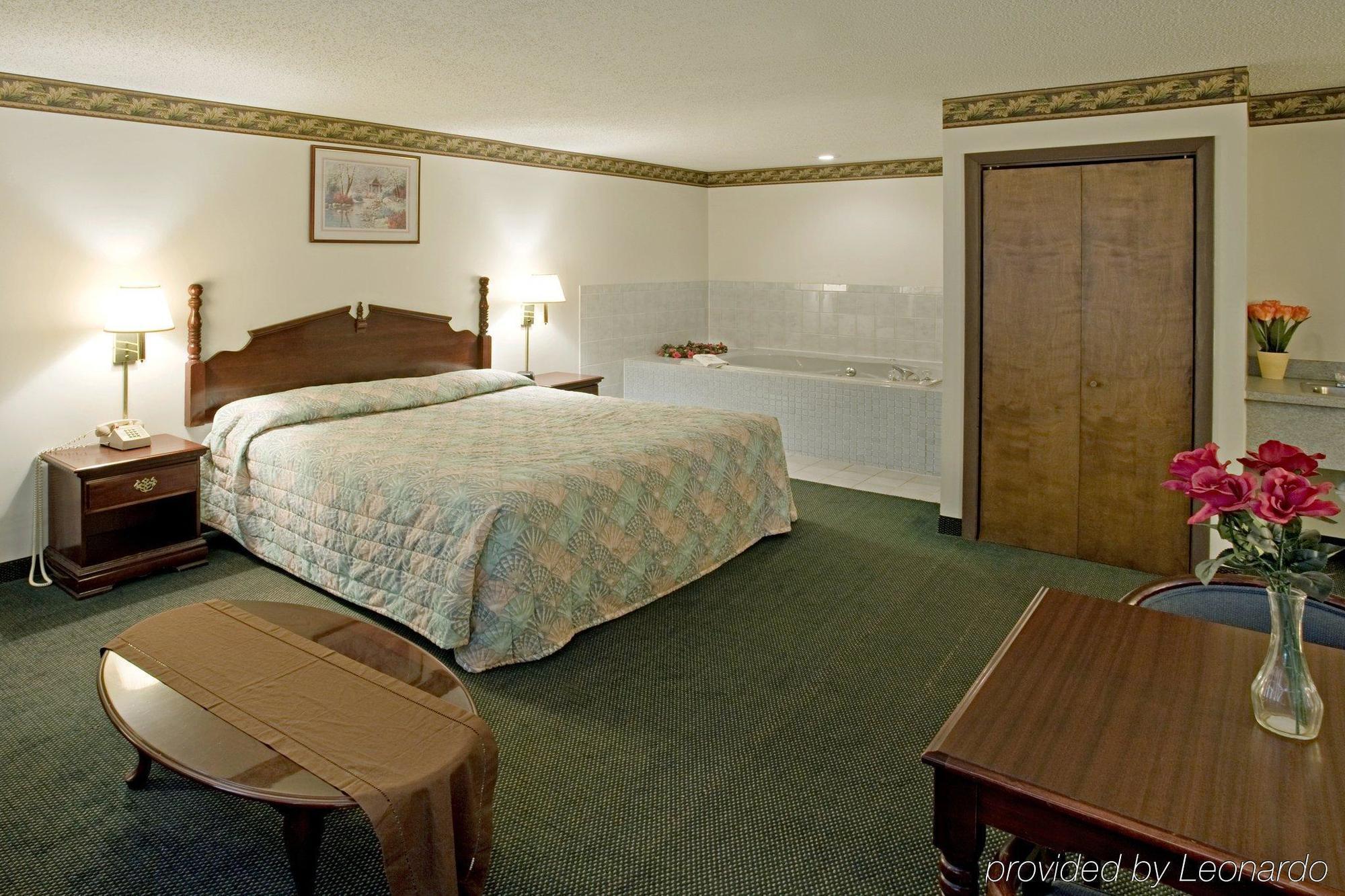 Americas Best Value Inn West Frankfort Rum bild